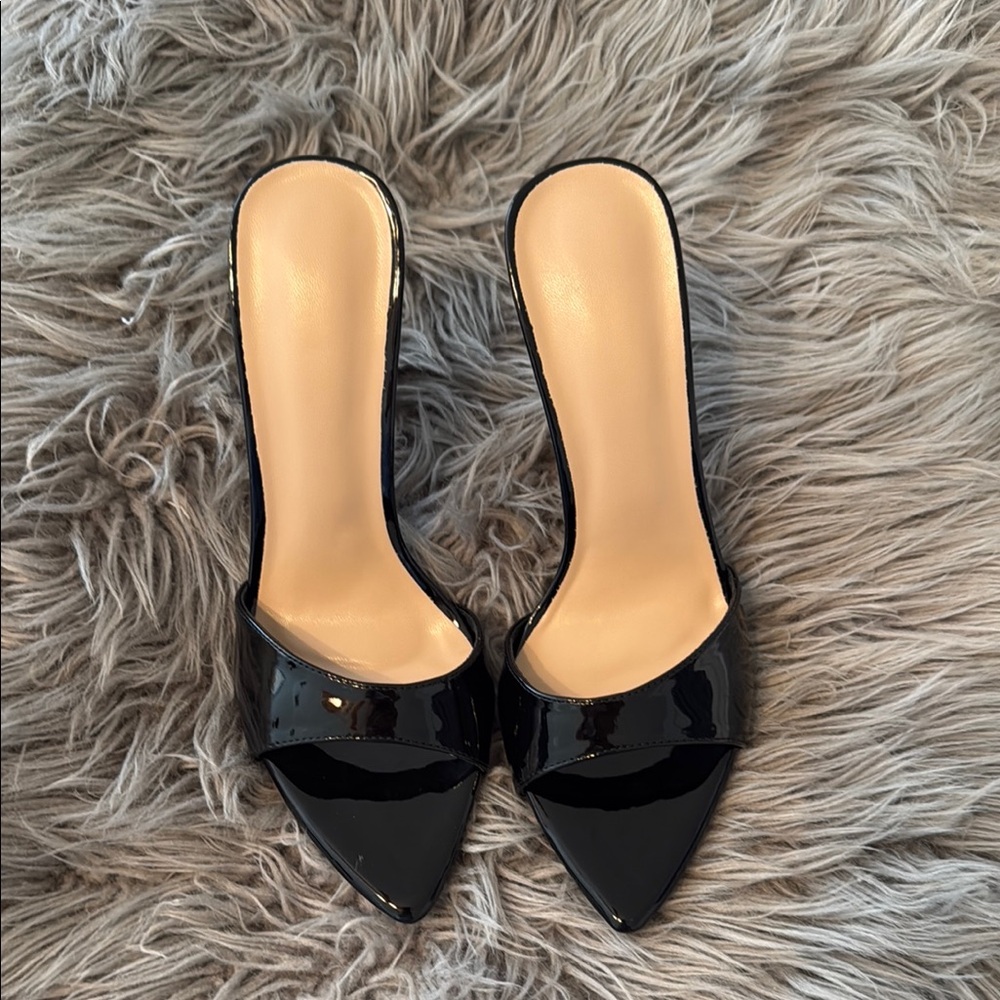 Black Patent Leather Heels with Pointed Toe